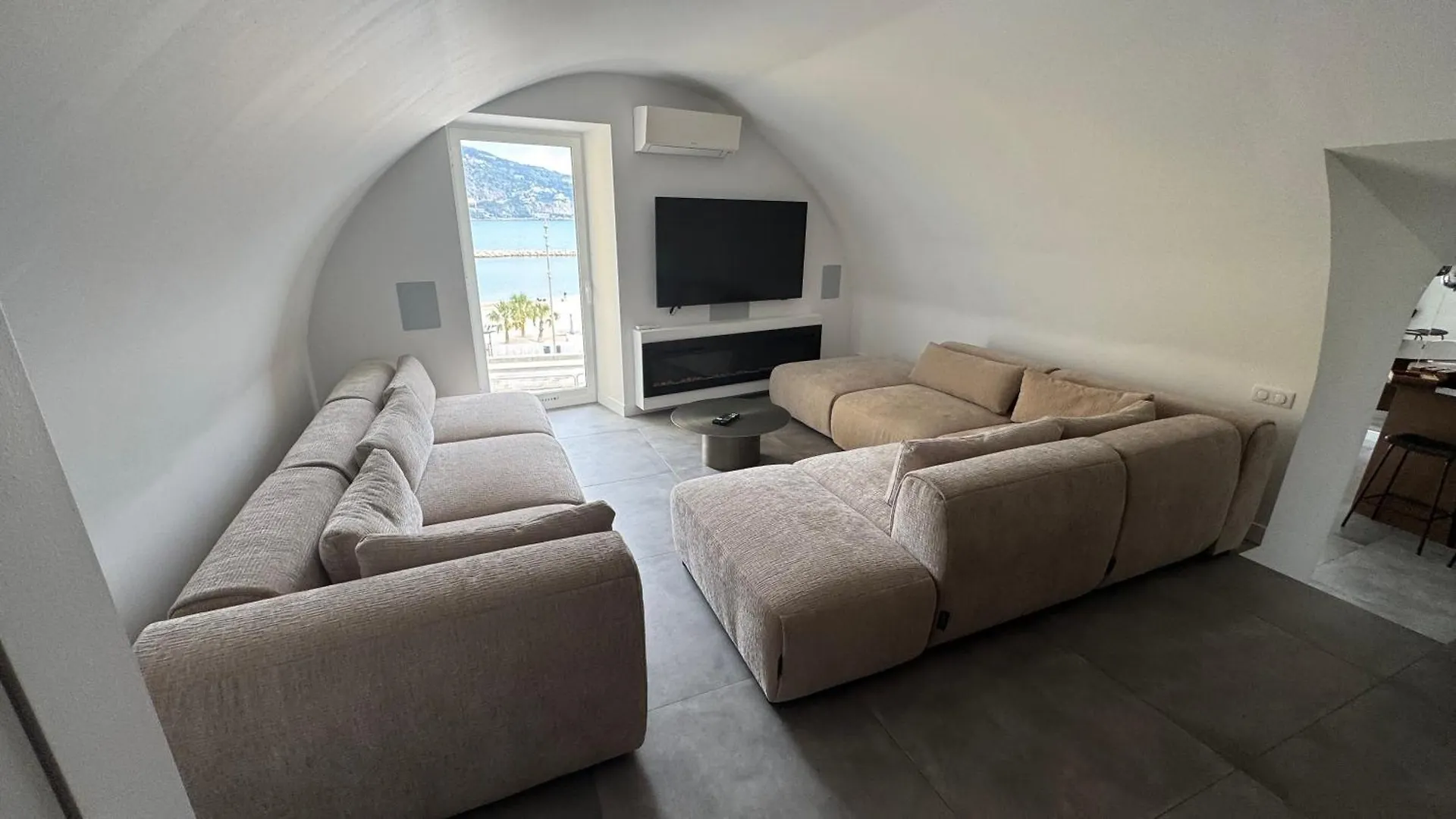 Le Loft Mentonnais Apartment 0*, Menton