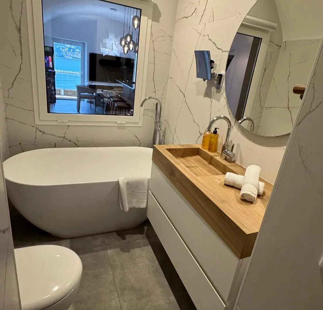 Le Loft Mentonnais Apartment 0*, Menton