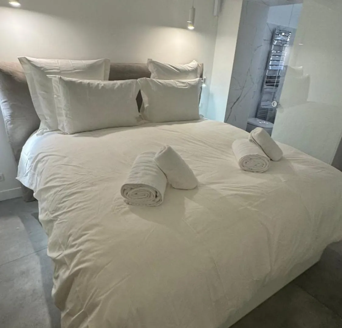 Le Loft Mentonnais Apartment 0*, Menton
